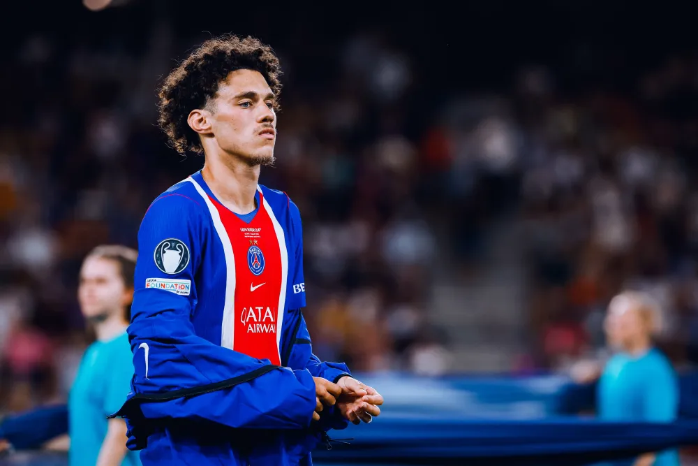 Maghnes Akliouche : biographie, âge, salaire et parcours au PSG