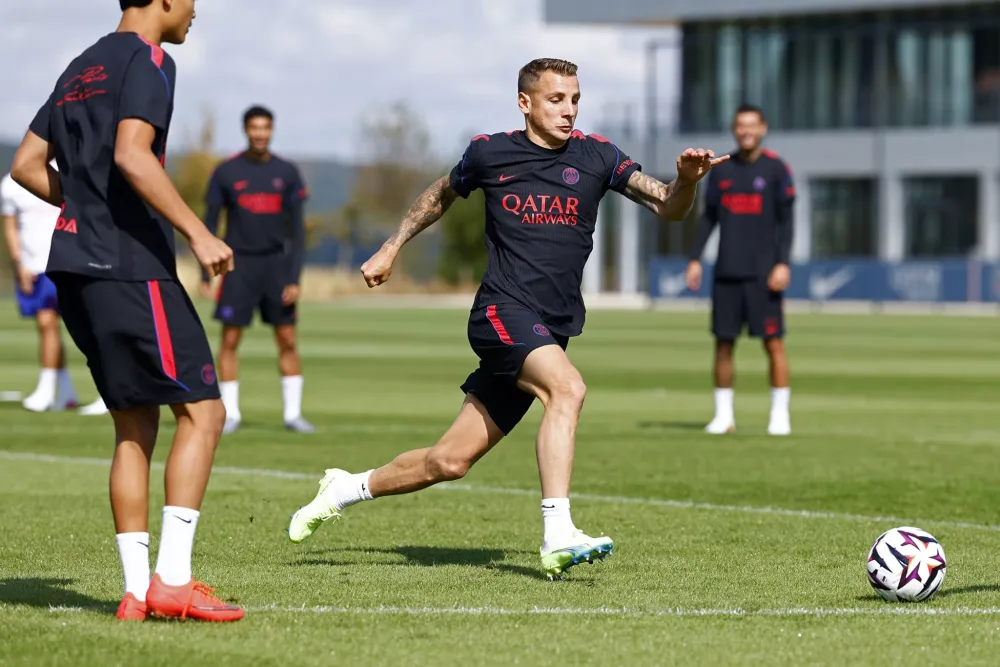 PSG : "Il doit se réveiller", déjà un problème avec Lucas Digne ?