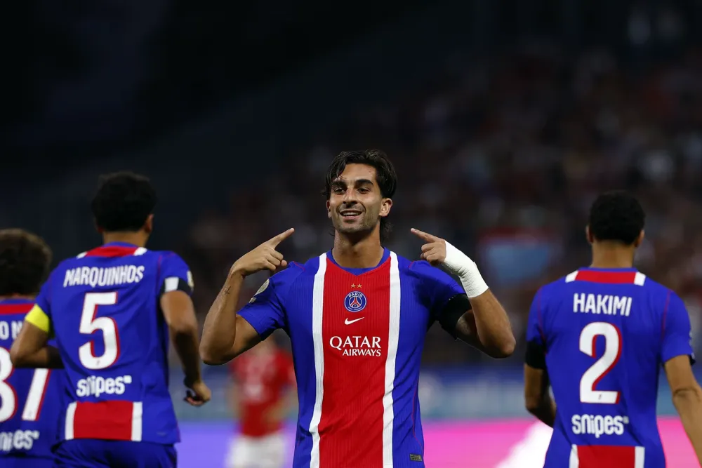 Ferran Torres complètement bluffé par les supporters parisiens avant OM - PSG