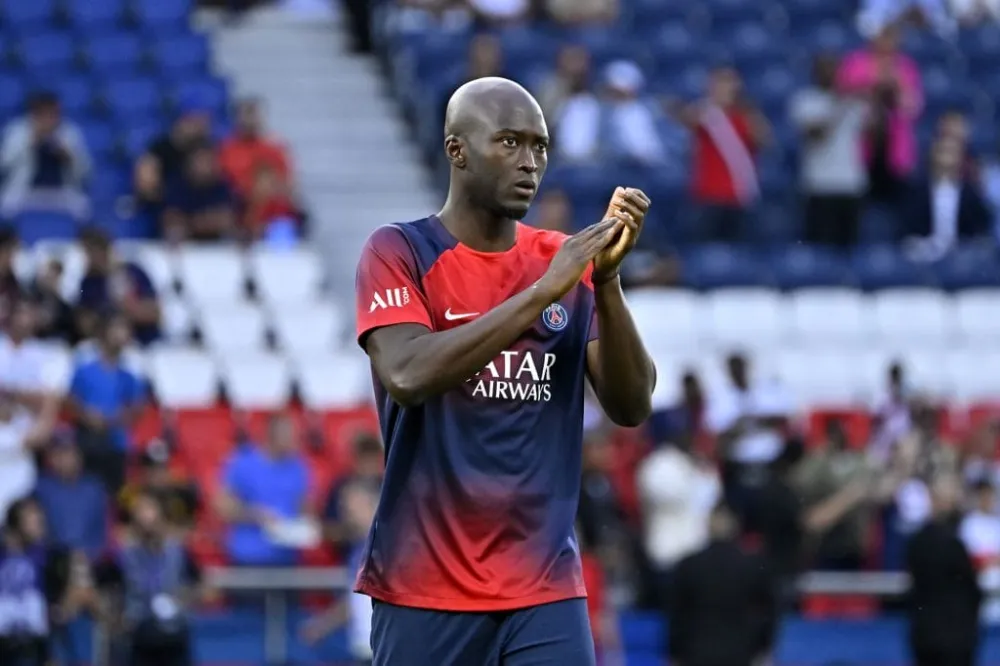 Danilo Peirera avec le PSG (PSG.FR)