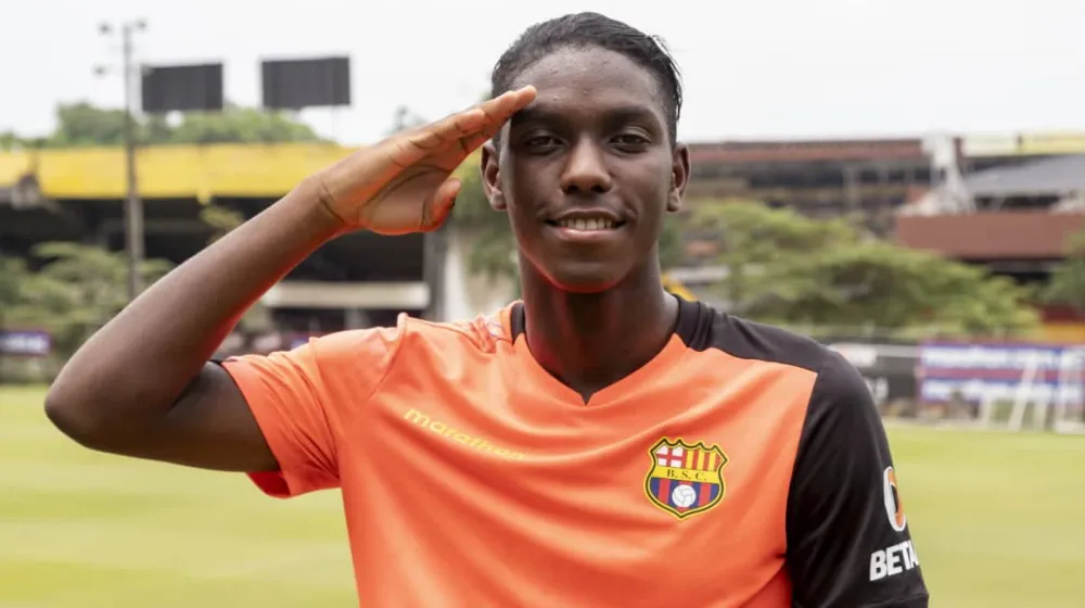 Le PSG aimerait attirer Allen Obando (Armando Prado)