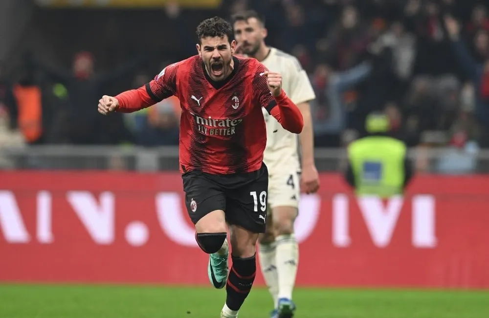 Théo Hernandez avec l'AC Milan (acmilan.com)