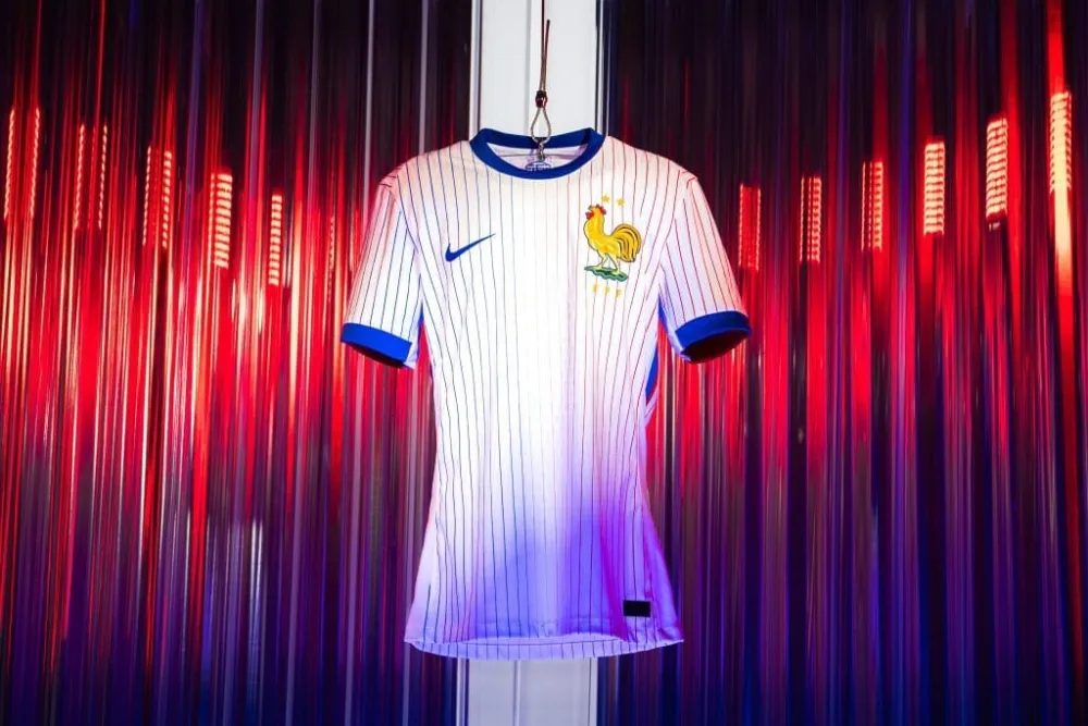 Le maillot extérieur des Bleus (FFF.FR)