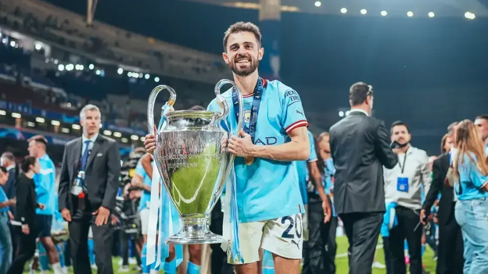 Bernardo Silva avec Manchester City (mancity.com)