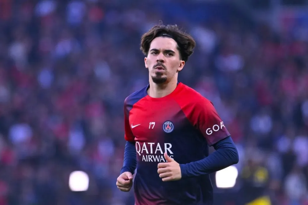 Vitinha, le milieu de terrain portugais du PSG (PSG.FR)