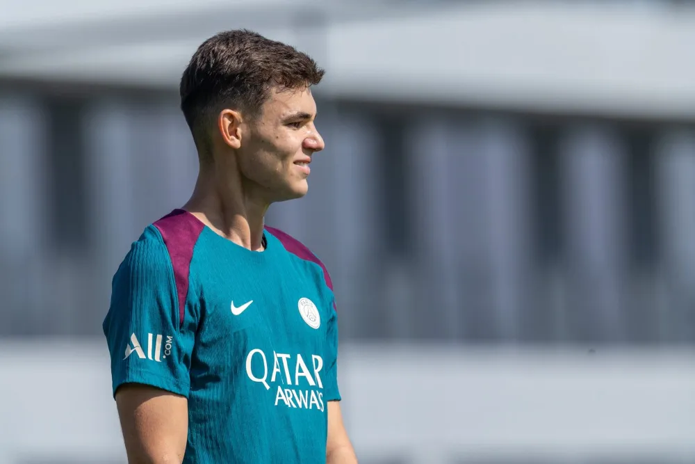 Gabriel Moscardo avec le PSG (PSG.FR)
