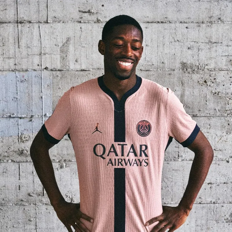 Ousmane Dembélé avec le nouveau maillot third (PSG.FR)