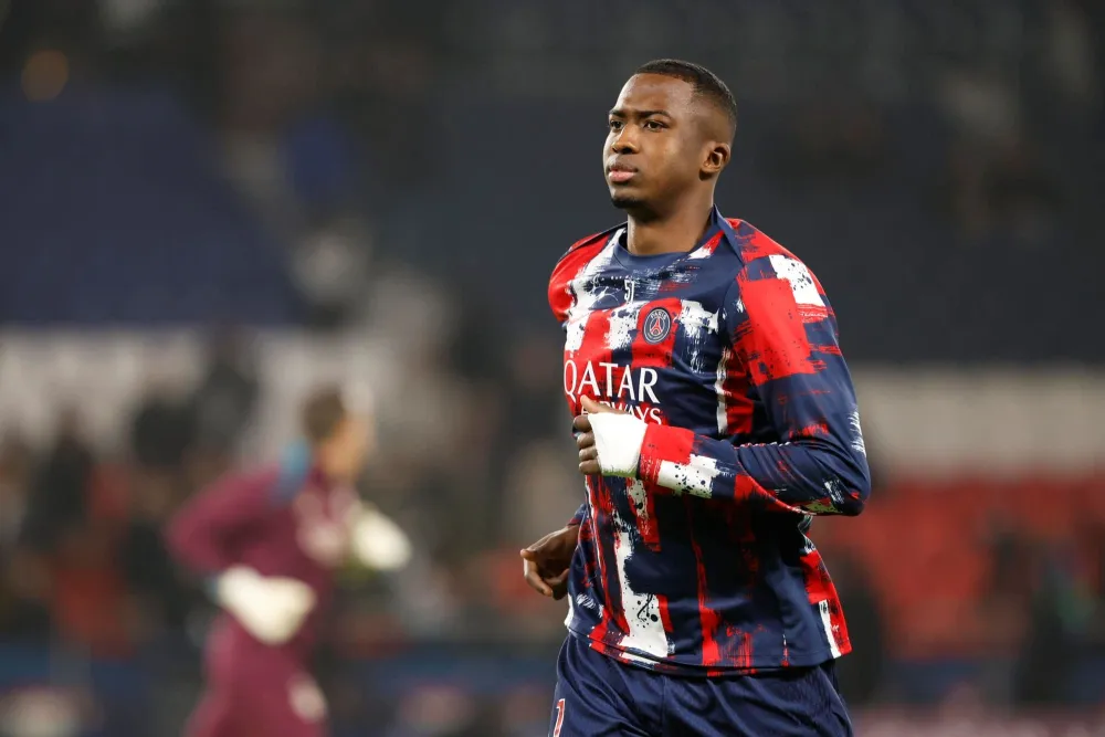 Willian Pacho avec le PSG (PSG.FR)