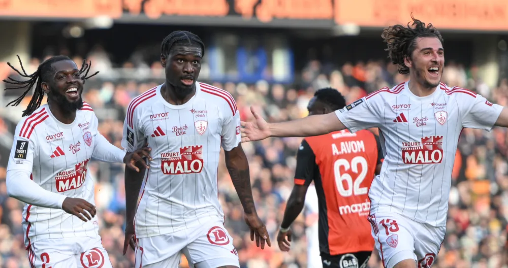 Eric-Junior Dina Ebimbe, le milieu de terrain de Brest (@SB29)
