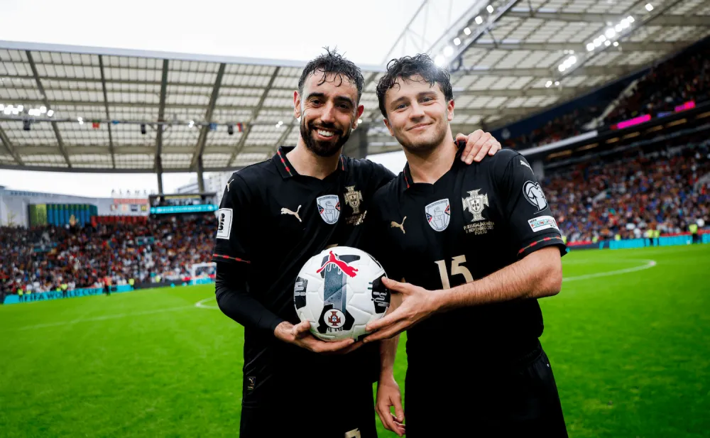 Joao Neves et Bruno Fernandes avec le Portugal (FPF.pt)