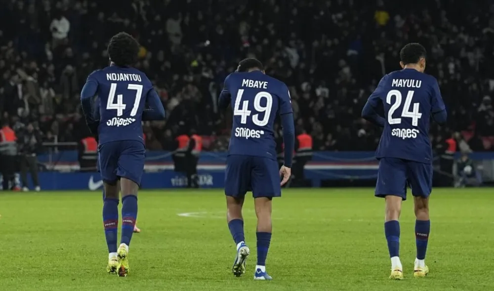 Quentin Ndjantou, Ibrahim Mbaye et Senny Mayulu (PSG.fr)