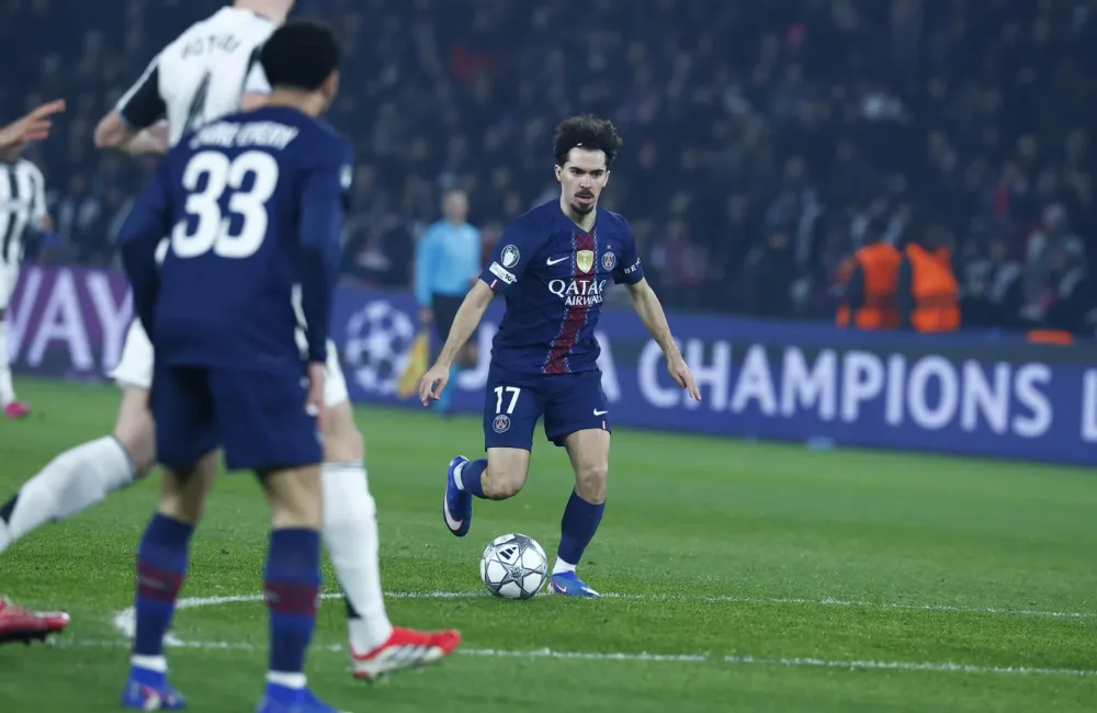 Vitinha, le milieu parisien (PSG.FR)