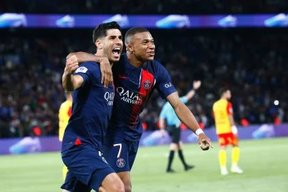 La joie parisienne avec Asensio et Mbappé (PSG.FR)
