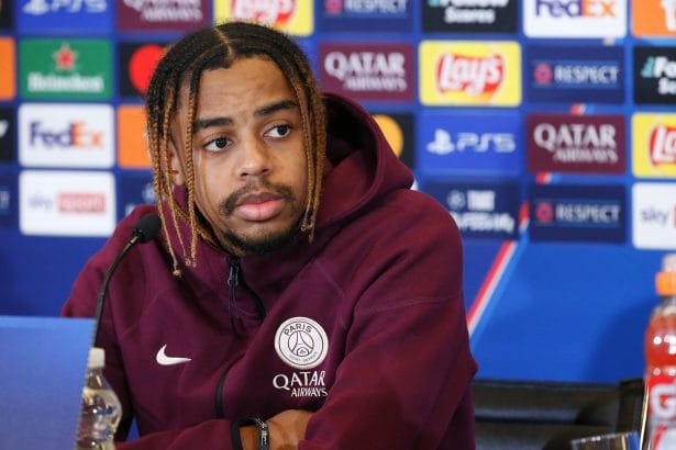 Bradley Barcola en conférence de presse (PSG.FR)