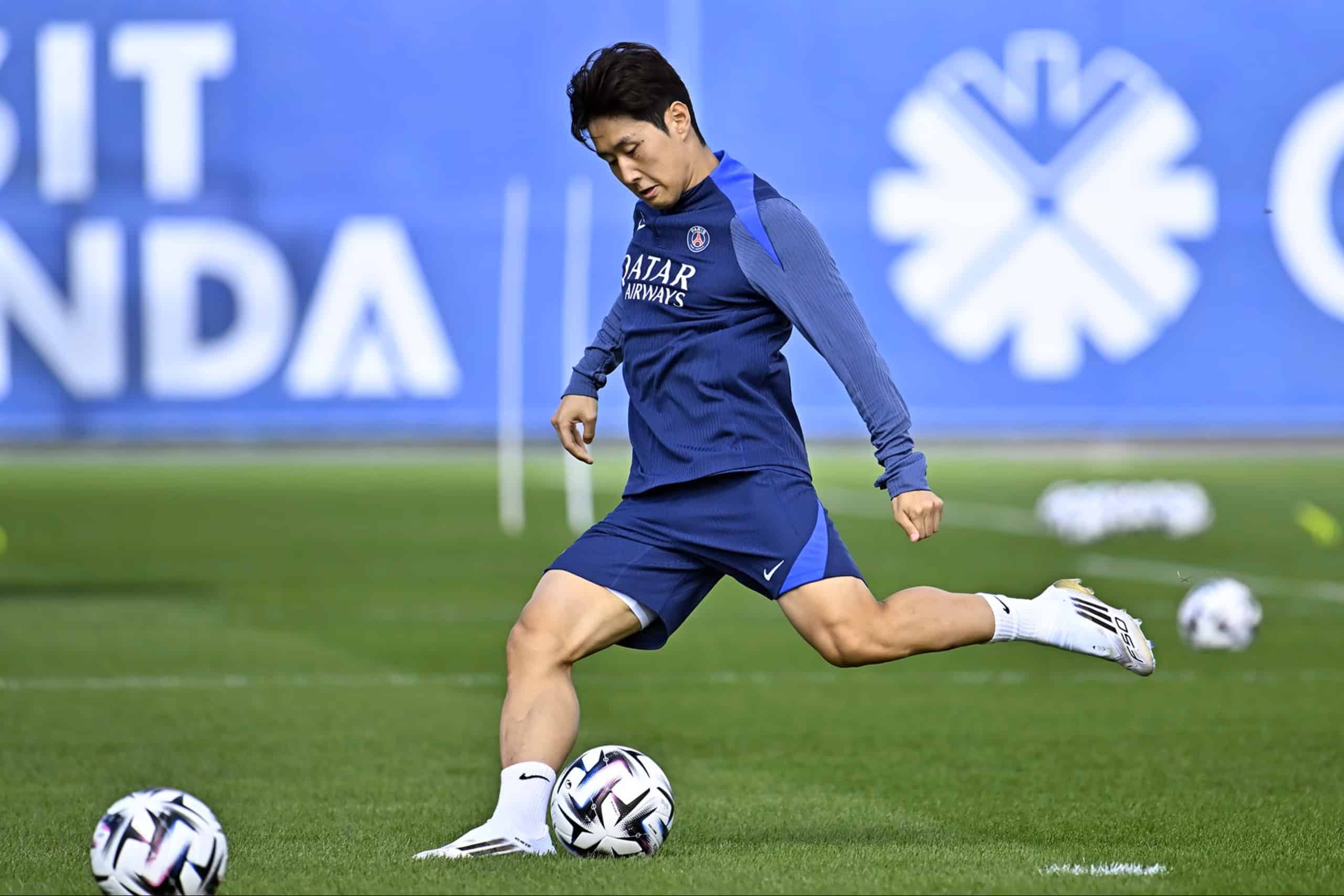 Kang-in Lee (PSG.FR)