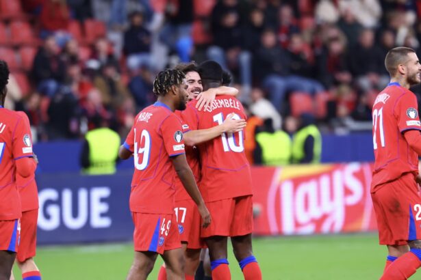 Vitinha et Dembélé face à Leverkusen (PSG.fr)