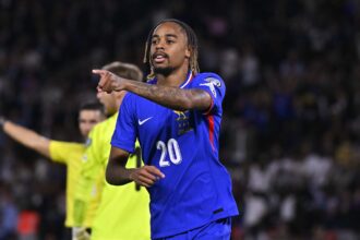 Bradley Barcola avec les Bleus (PSG.FR)