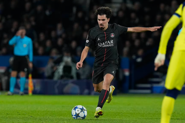 Vitinha avec le PSG face à Newcastle (PSG.fr)