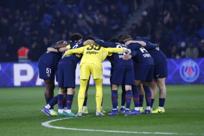 Le groupe parisien (PSG.FR)